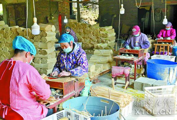 湘潭县青山桥镇竹制品加工带动脱贫户就业增收